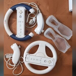 Nintendo Wii controller set